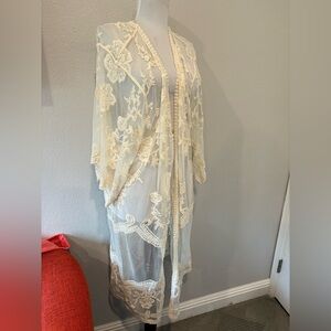 Anna Kachi floral lace kimono in ivory size L/XL